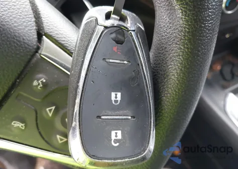 2019 Chevrolet Traverse Ls z USA, uszkodzony, nr VIN 1GNERFKW8KJ140799